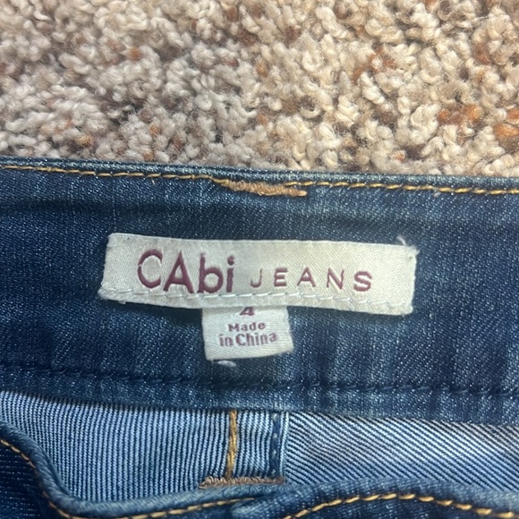 Size 4 CAbi Capri Jeans - Picture 3 of 3